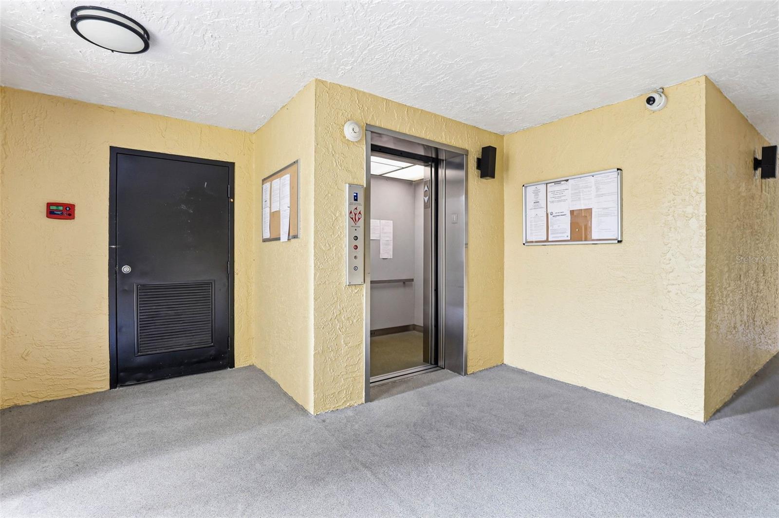 Image 3 of 42 For 2424 Tampa Bay Boulevard M404