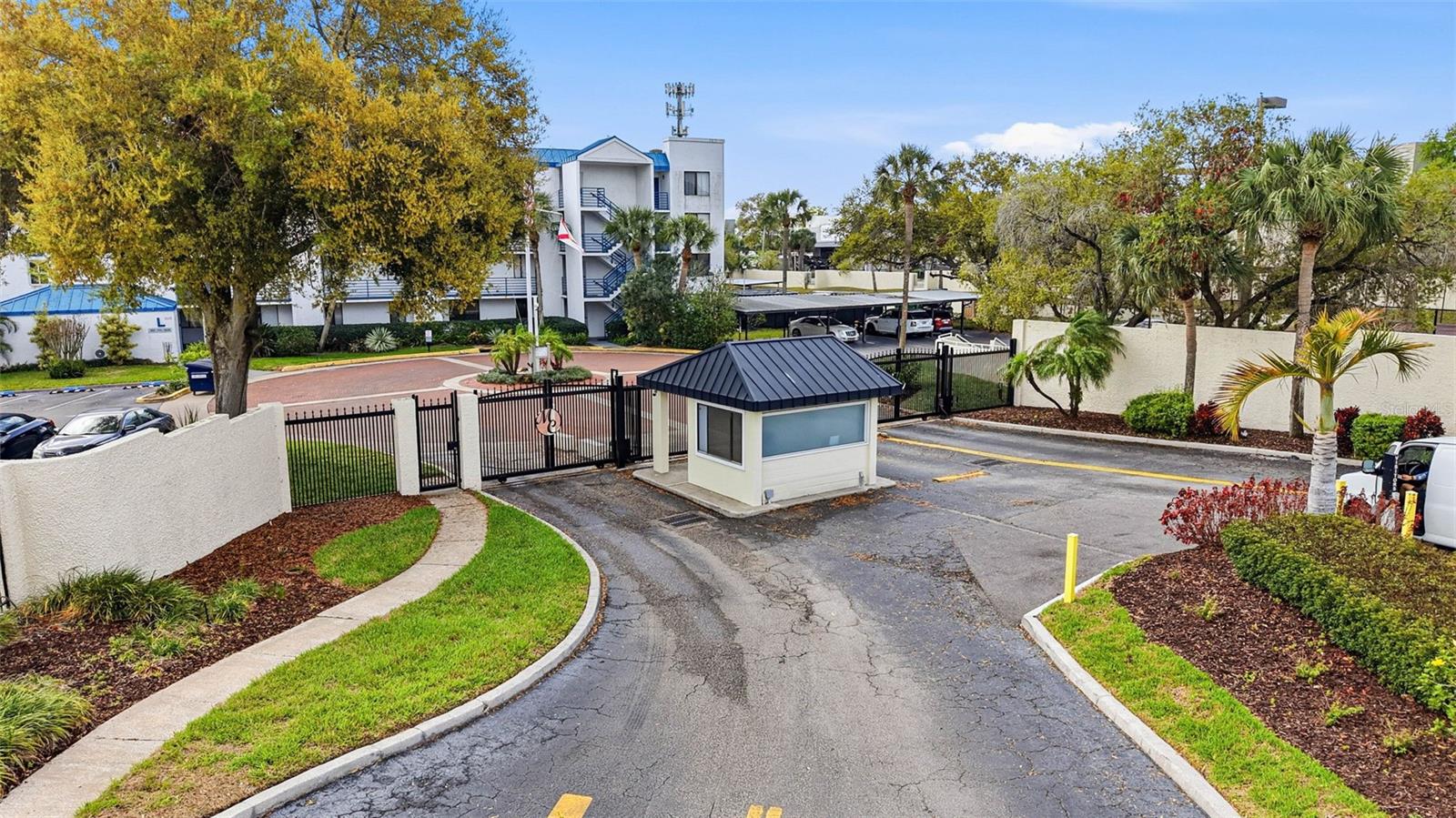 Image 34 of 42 For 2424 Tampa Bay Boulevard M404