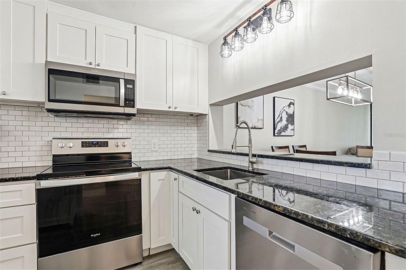 Image 9 of 42 For 2424 Tampa Bay Boulevard M404