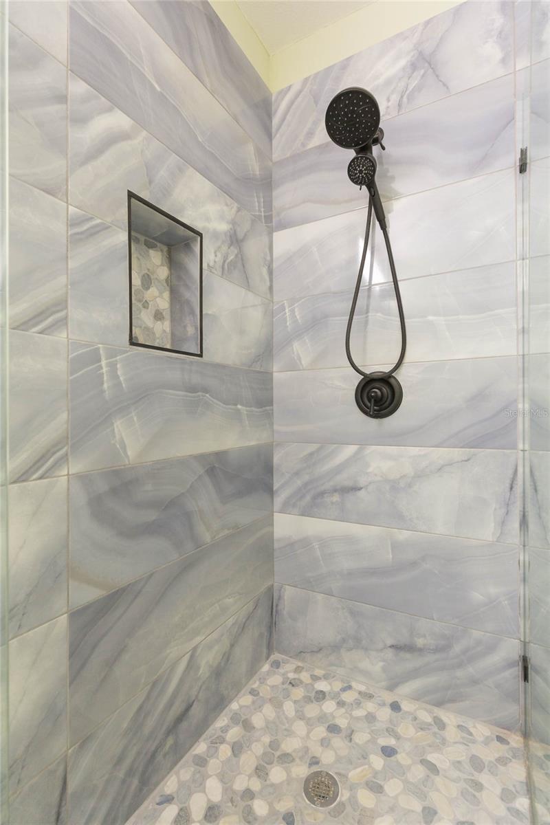 Image 11 of 22 For 4906 Riverhills Drive B