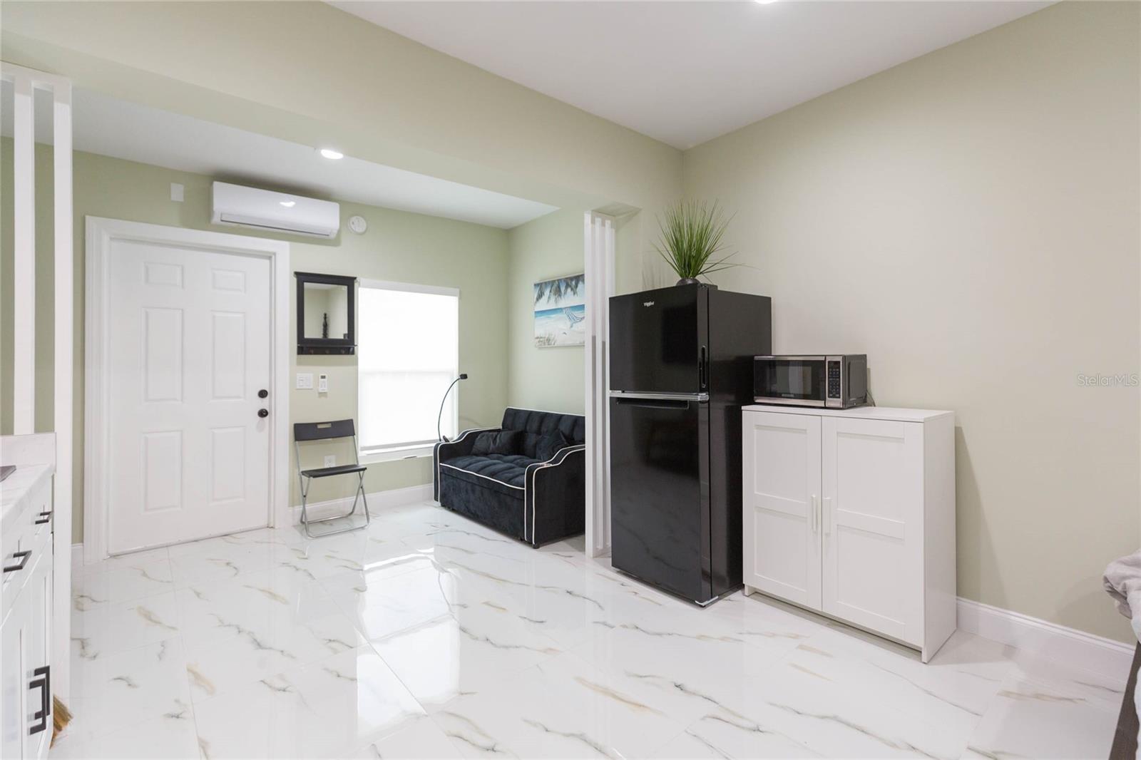 Image 6 of 22 For 4906 Riverhills Drive B