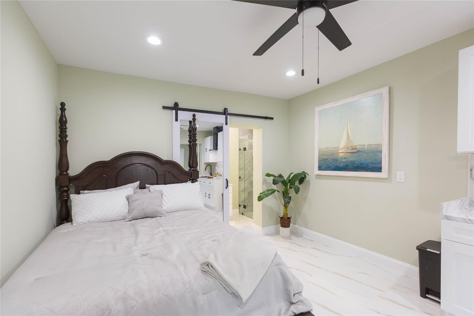 Image 7 of 22 For 4906 Riverhills Drive B