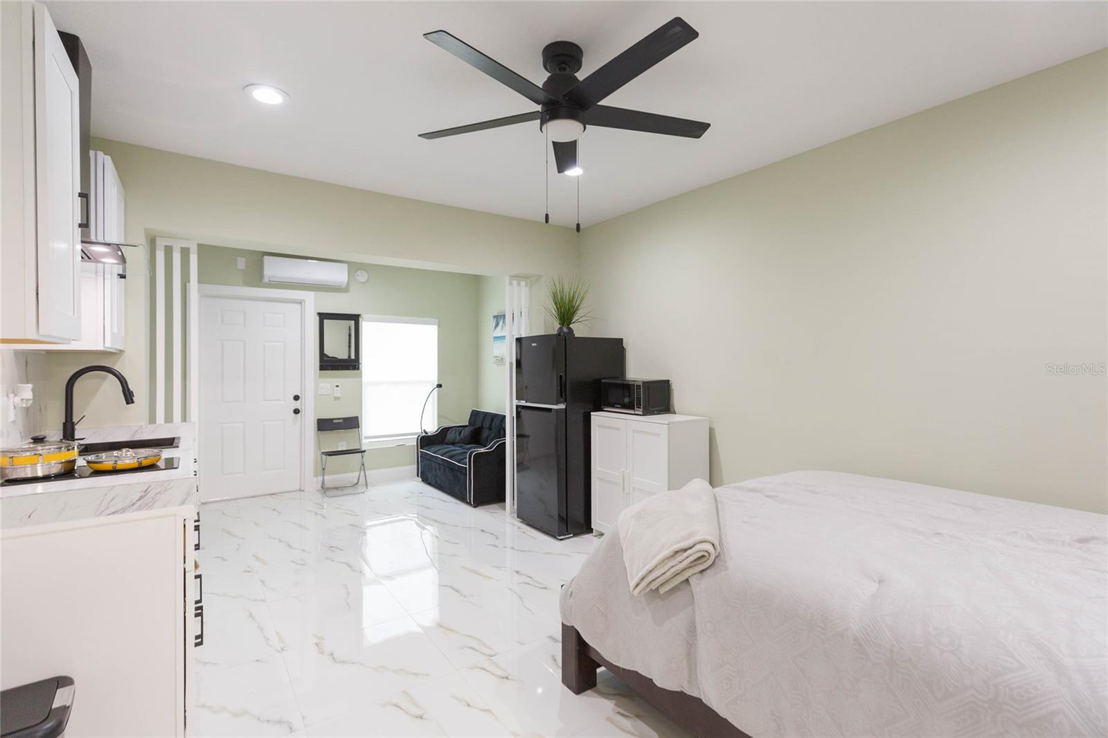 Image 8 of 22 For 4906 Riverhills Drive B