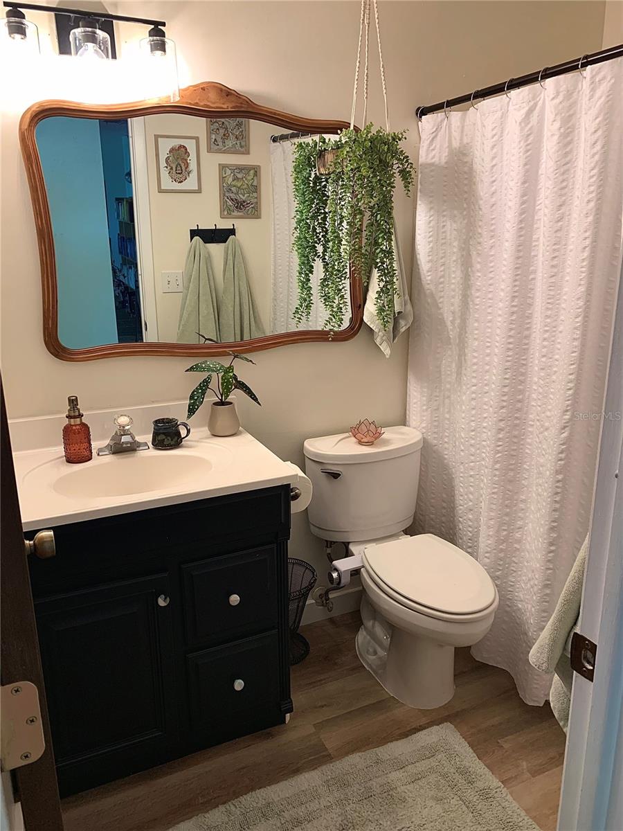 Image 12 of 17 For 548 Macleod Terrace