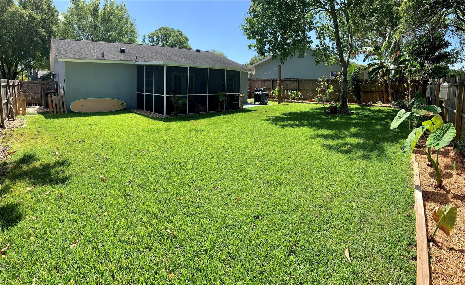 Image 16 of 17 For 548 Macleod Terrace