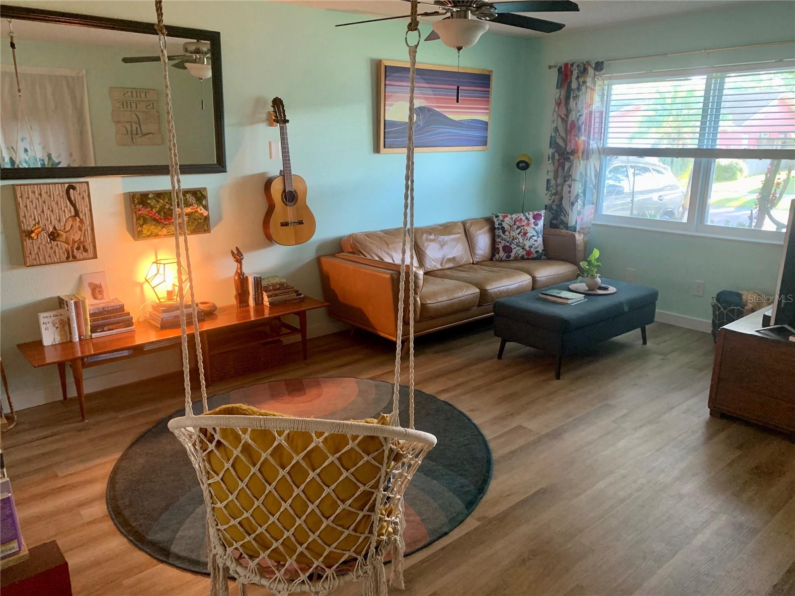 Image 2 of 17 For 548 Macleod Terrace