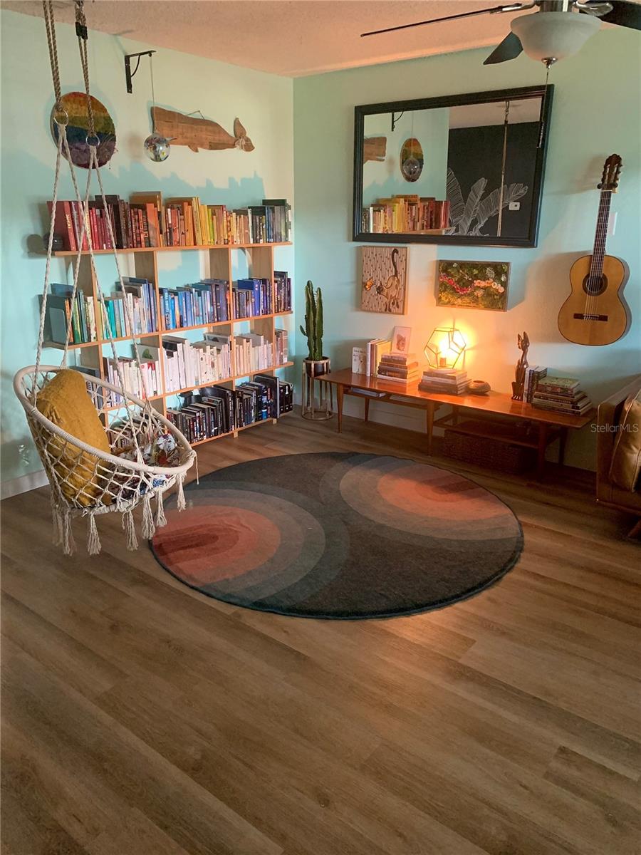 Image 3 of 17 For 548 Macleod Terrace