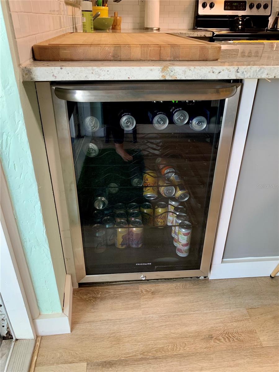 Image 6 of 17 For 548 Macleod Terrace