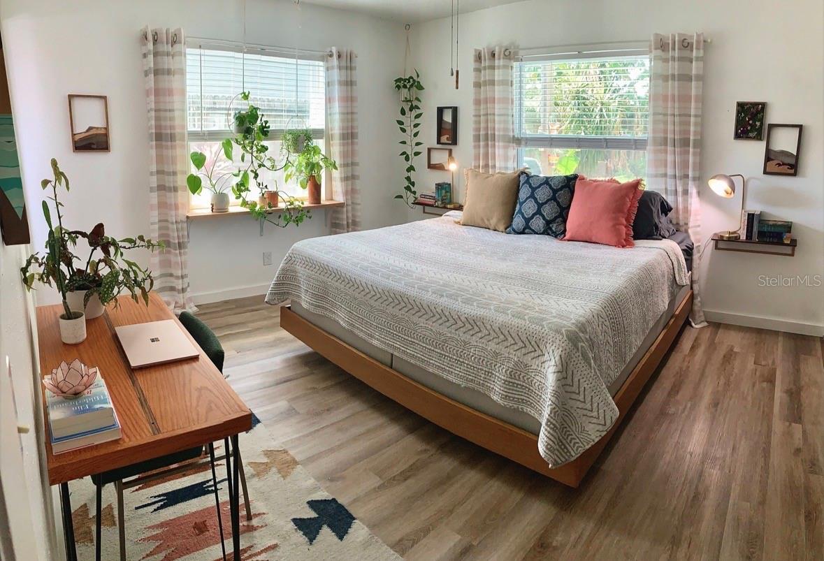 Image 7 of 17 For 548 Macleod Terrace