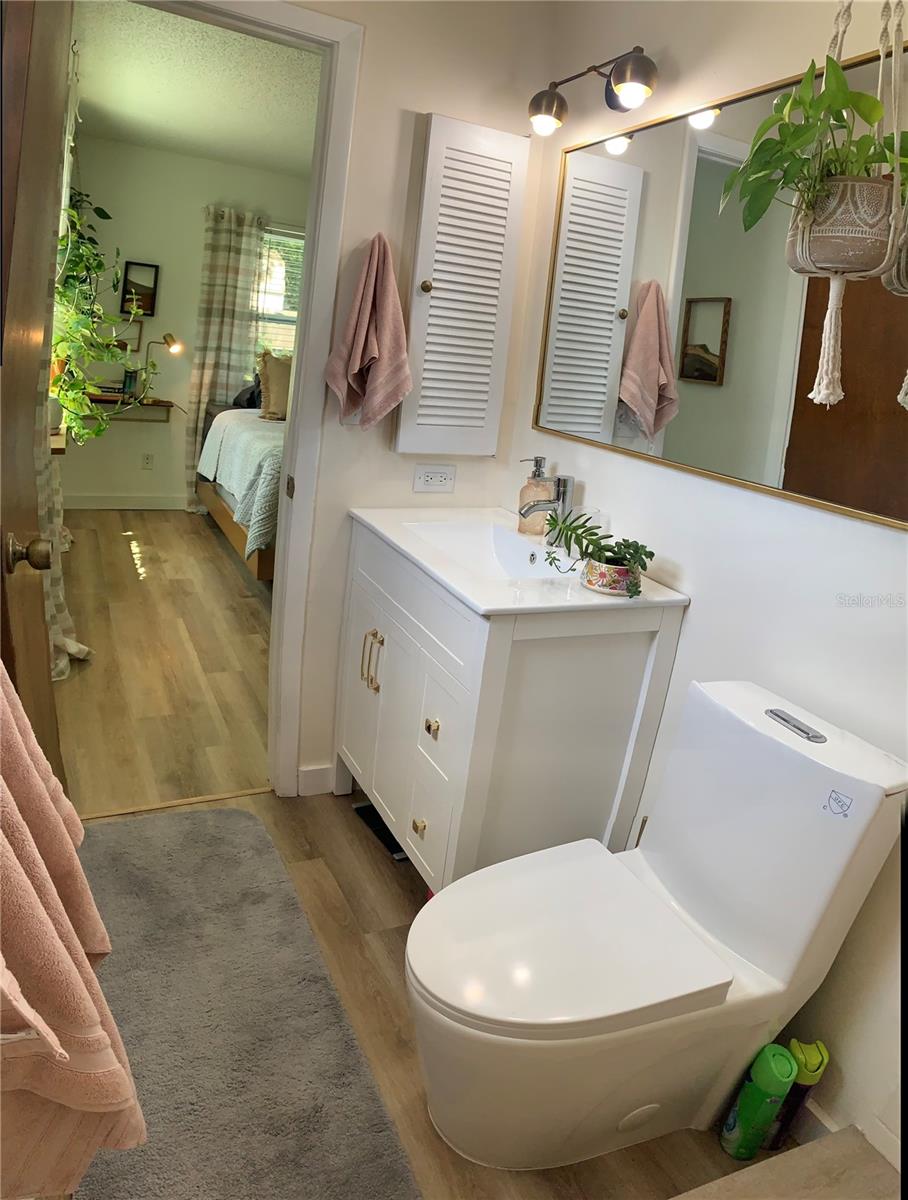 Image 9 of 17 For 548 Macleod Terrace