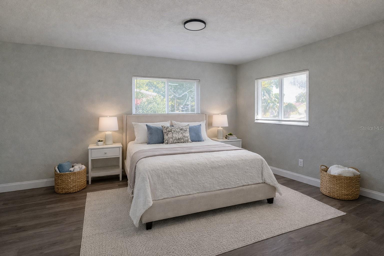 Listing photo id 13 for 4263 7th Avenue N