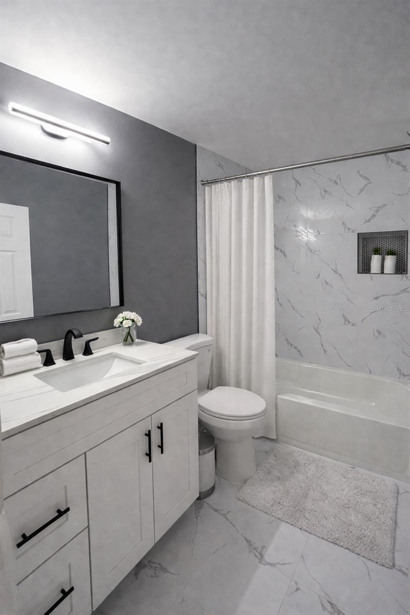 Listing photo id 15 for 4263 7th Avenue N