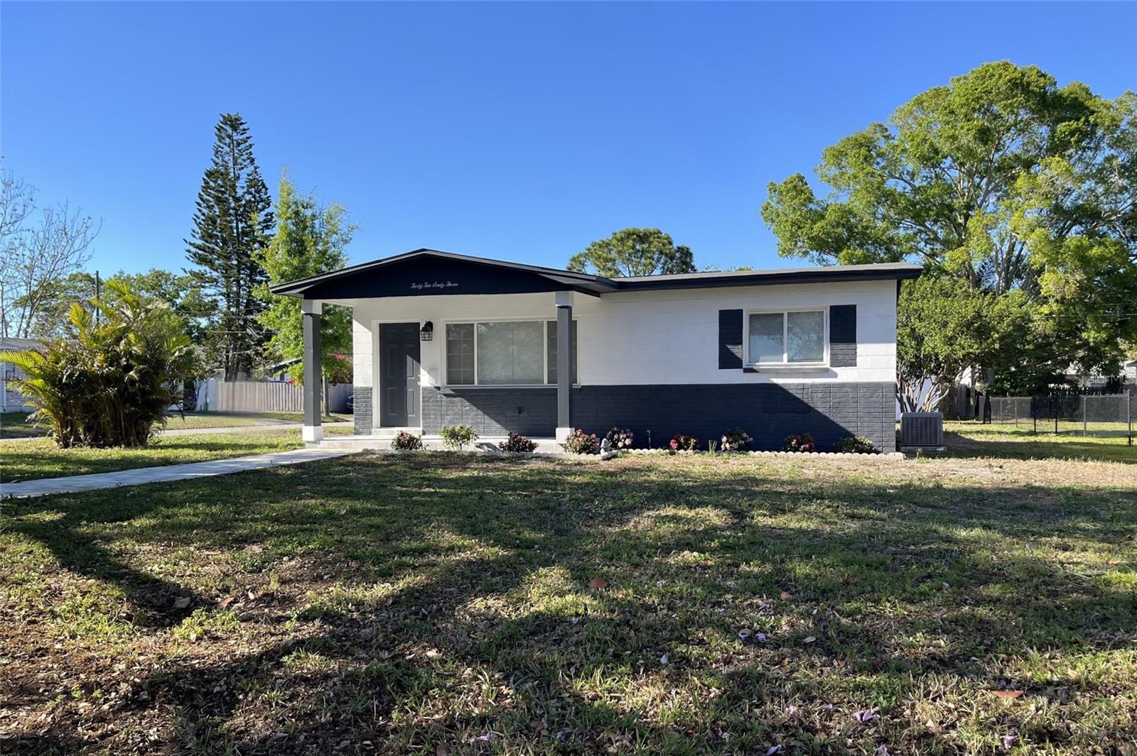 Listing photo id 0 for 4263 7th Avenue N