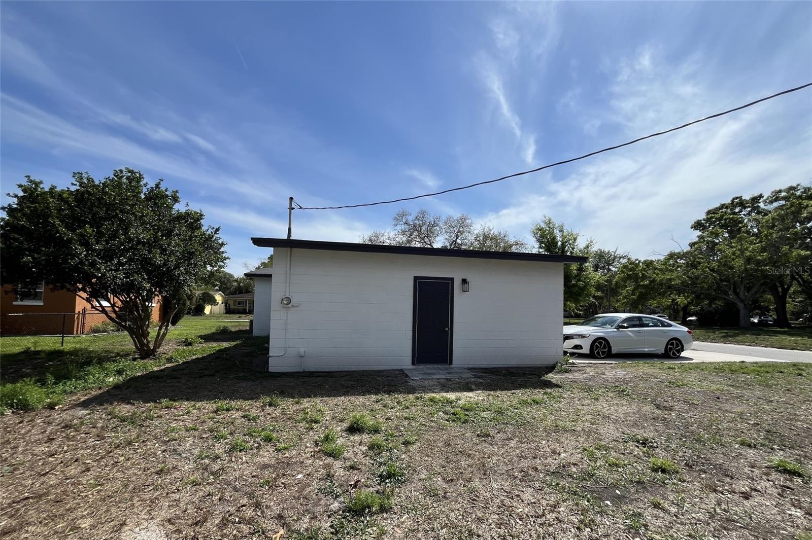 Listing photo id 22 for 4263 7th Avenue N