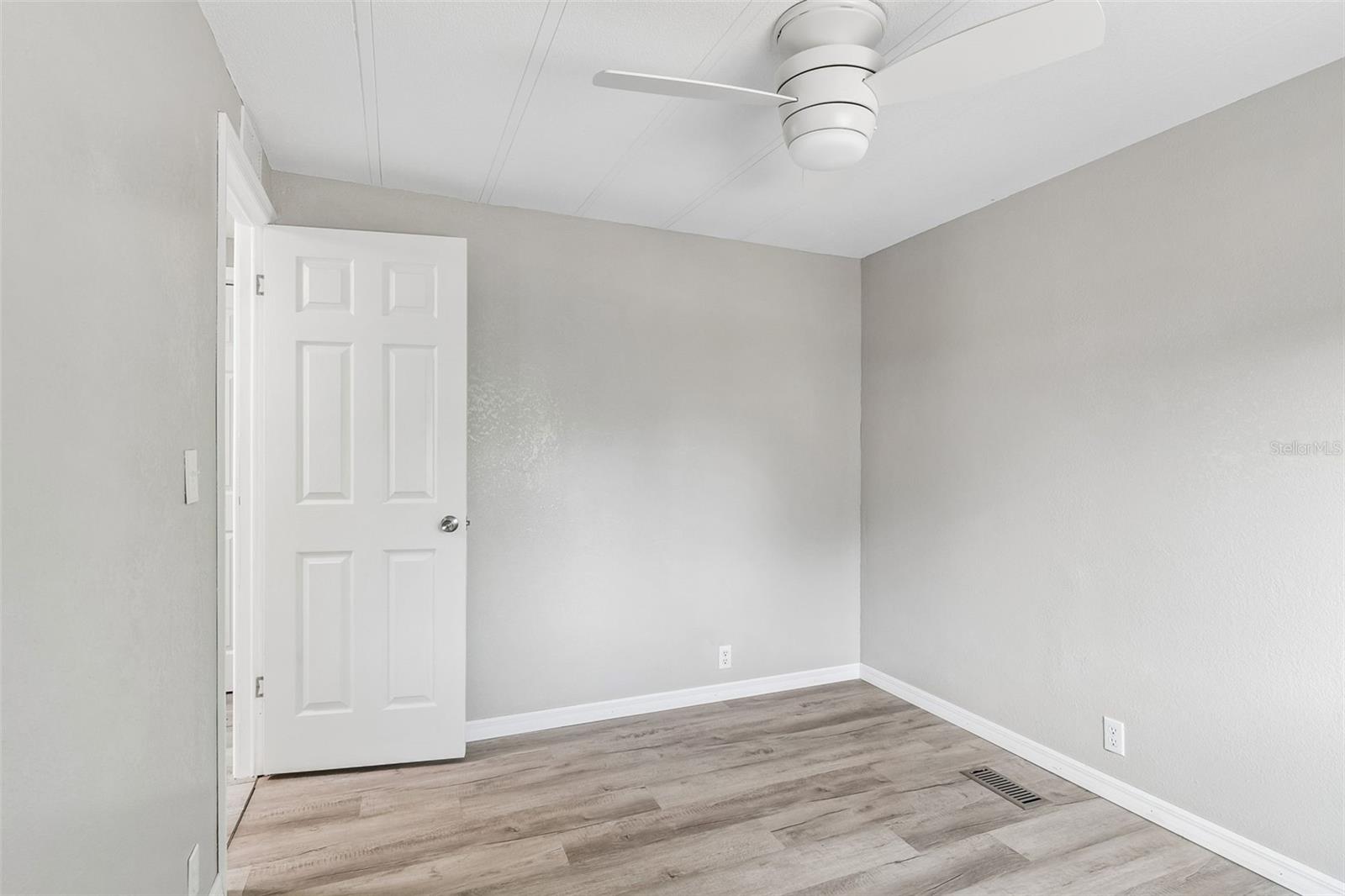 Image 13 of 23 For 823 Elkan Drive