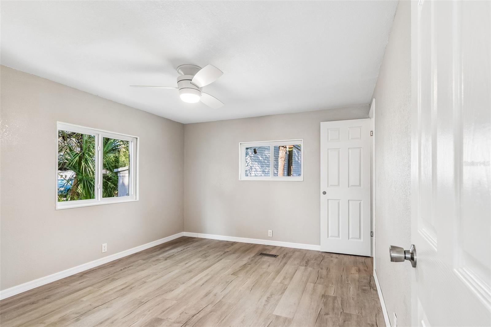 Image 15 of 23 For 823 Elkan Drive