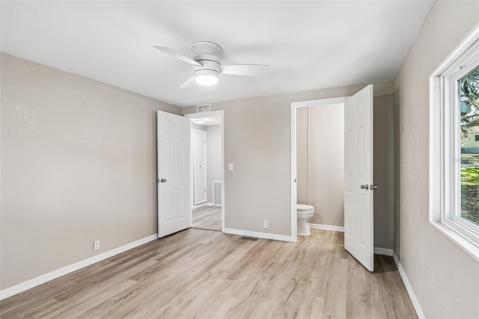 Image 17 of 23 For 823 Elkan Drive