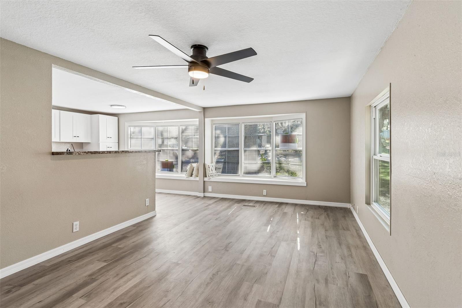 Image 3 of 23 For 823 Elkan Drive