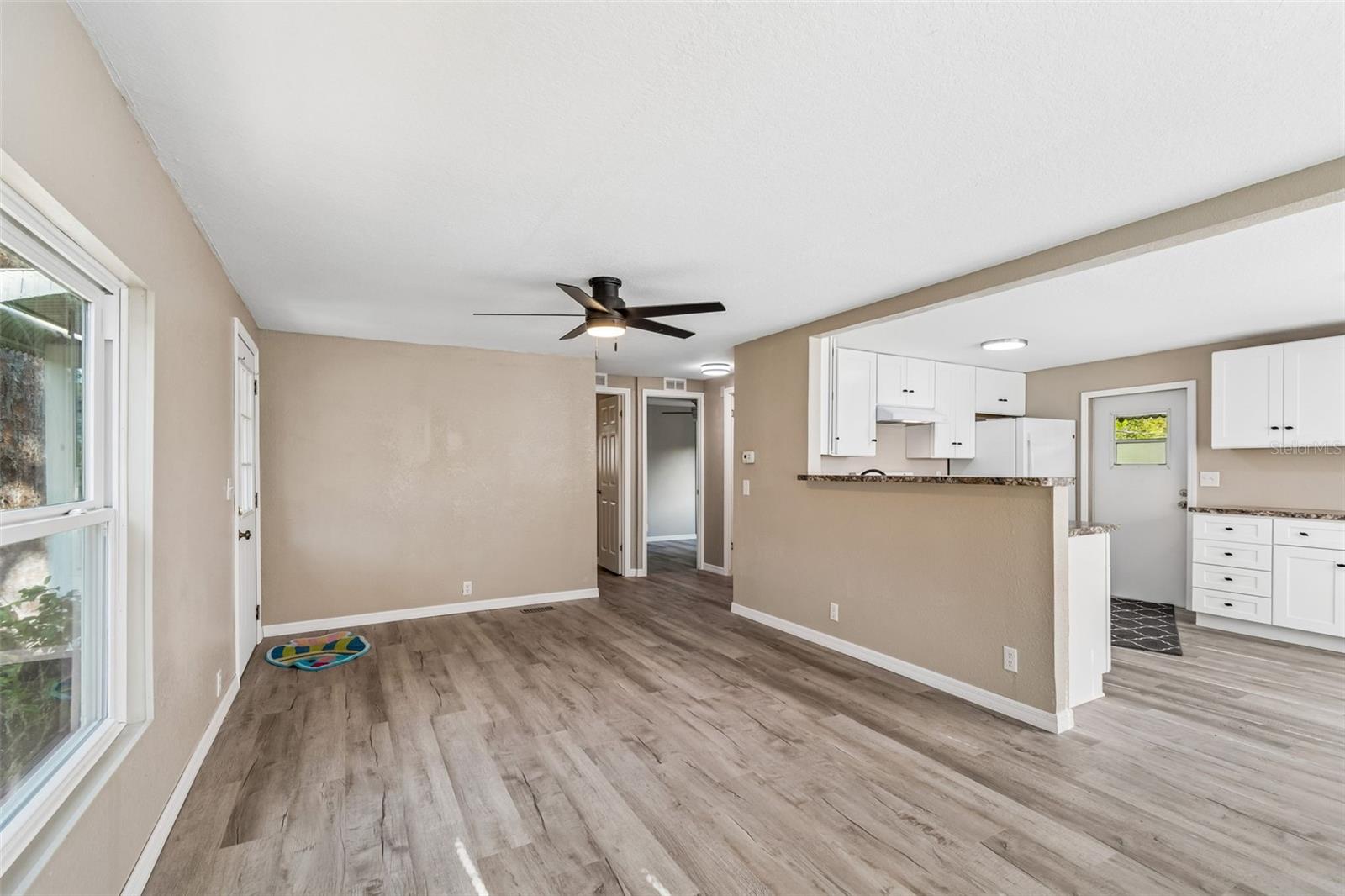 Image 5 of 23 For 823 Elkan Drive