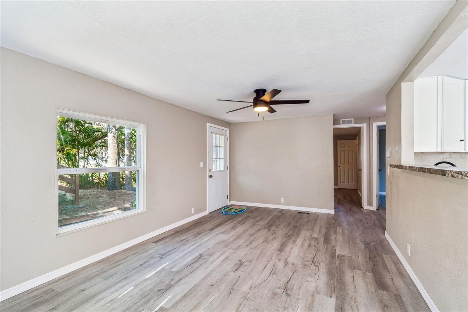 Image 6 of 23 For 823 Elkan Drive