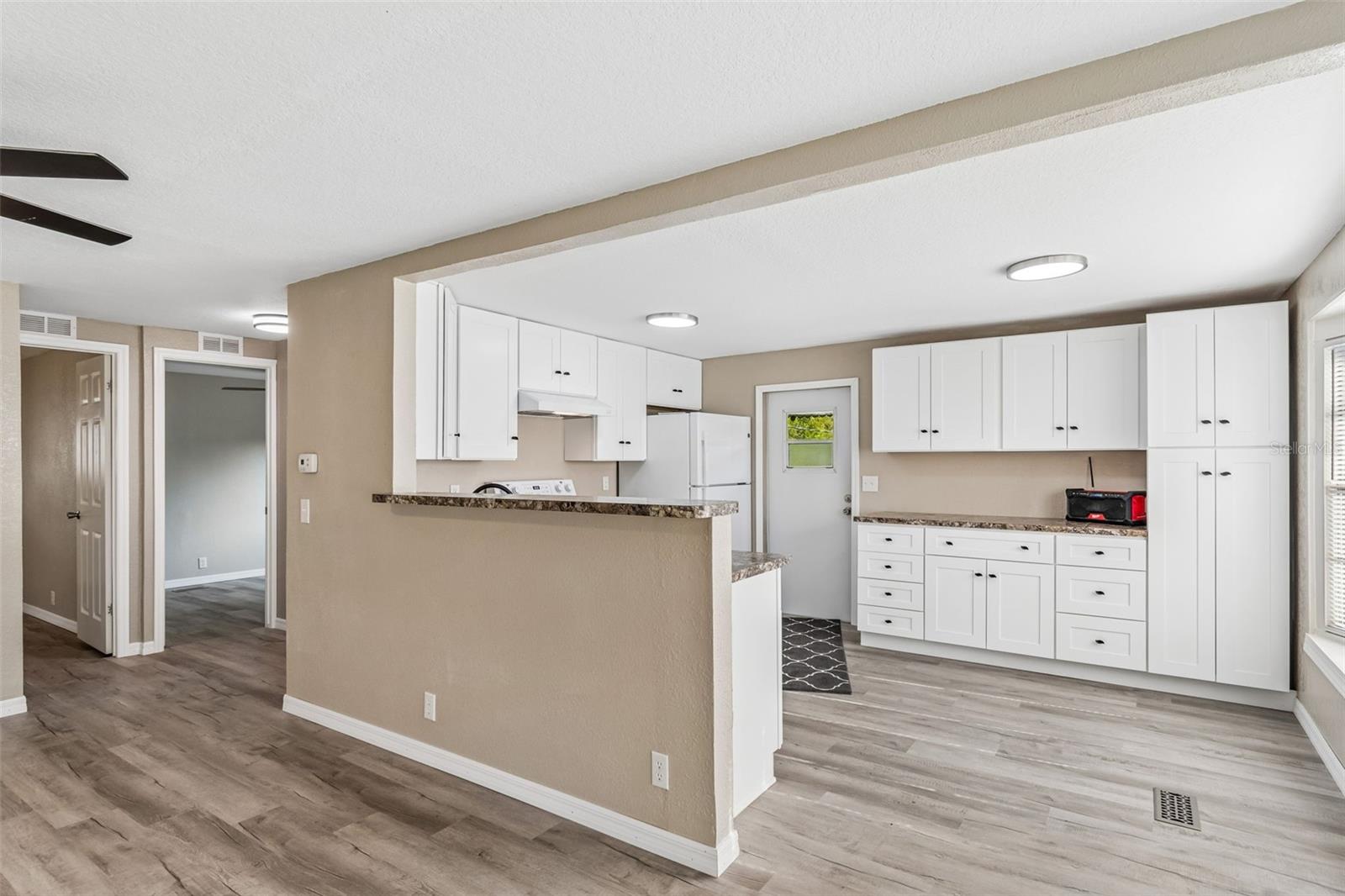 Image 7 of 23 For 823 Elkan Drive