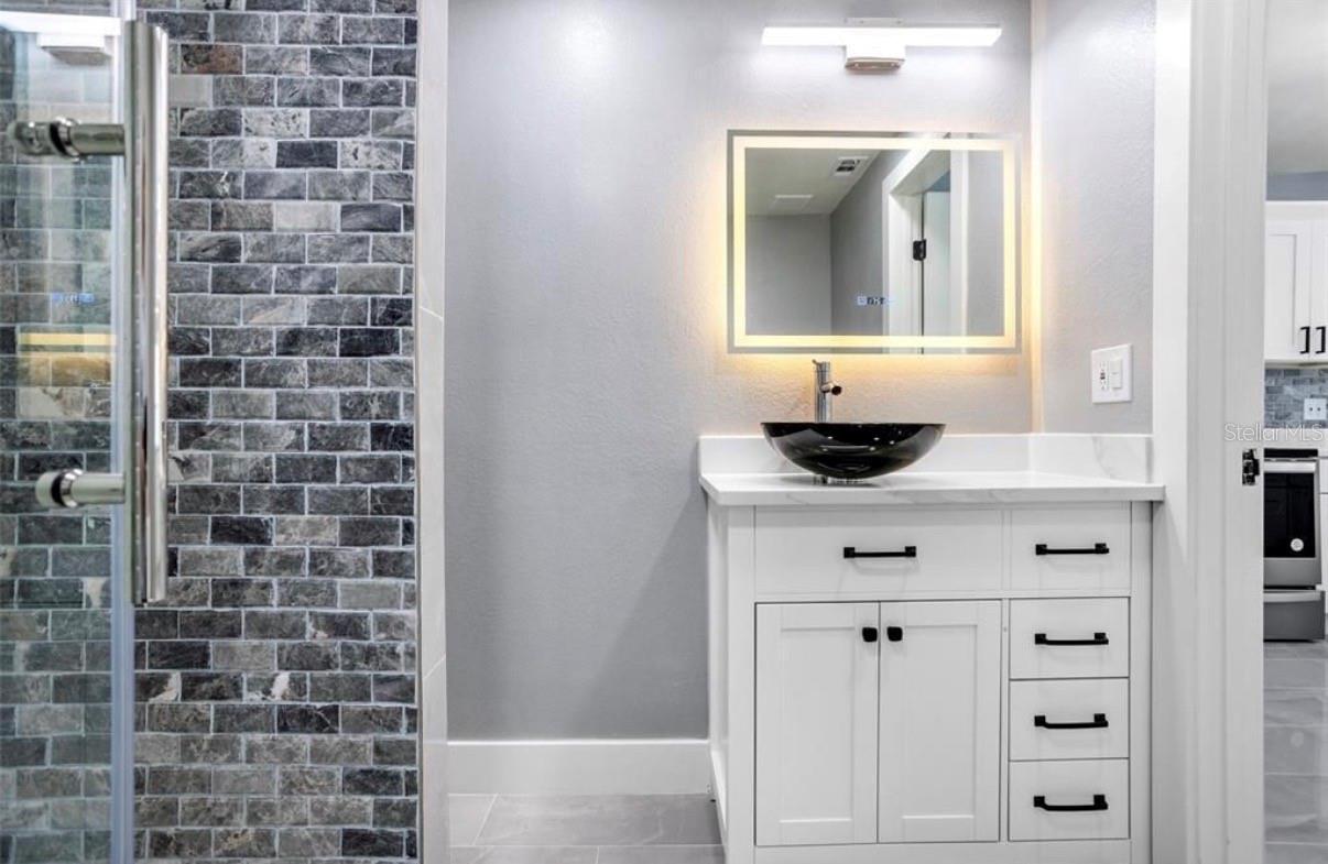 Image 10 of 24 For 8907 Boulevard