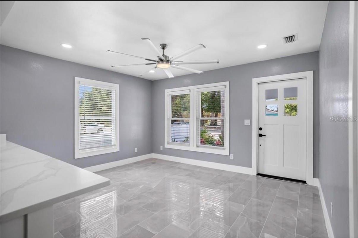 Image 21 of 24 For 8907 Boulevard