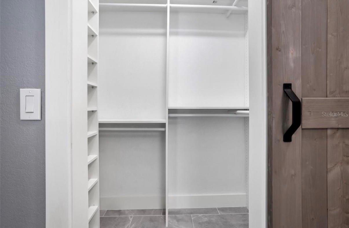 Image 6 of 24 For 8907 Boulevard