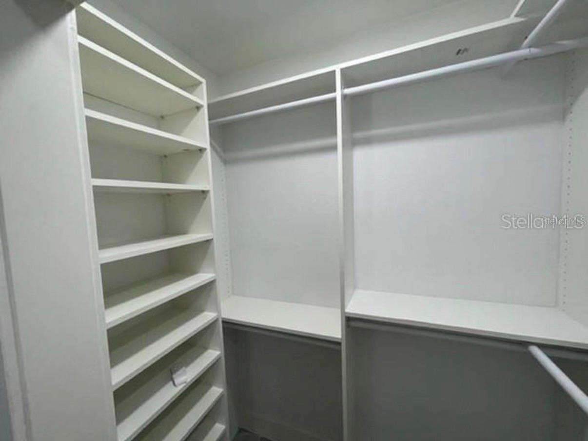 Image 7 of 24 For 8907 Boulevard