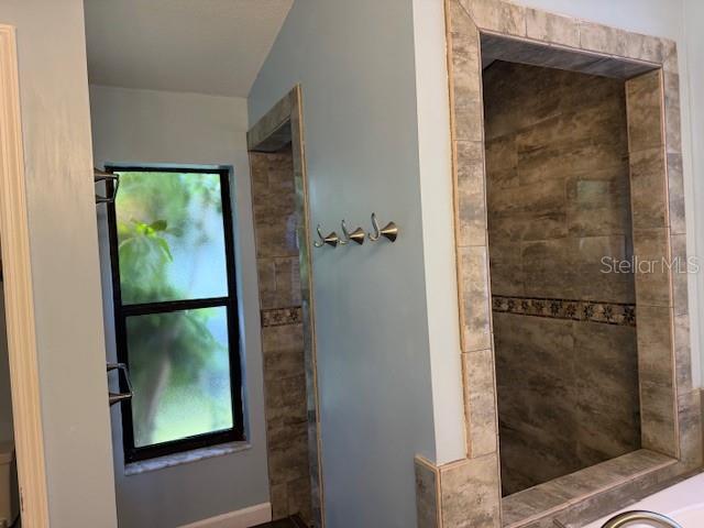 Image 17 of 23 For 26 Ridgecroft Lane