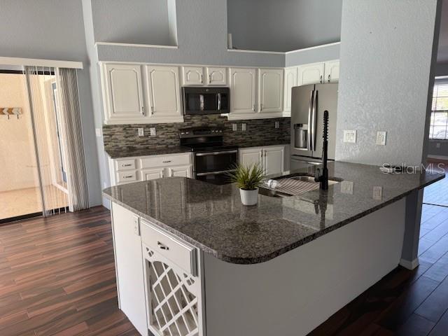 Image 19 of 23 For 26 Ridgecroft Lane