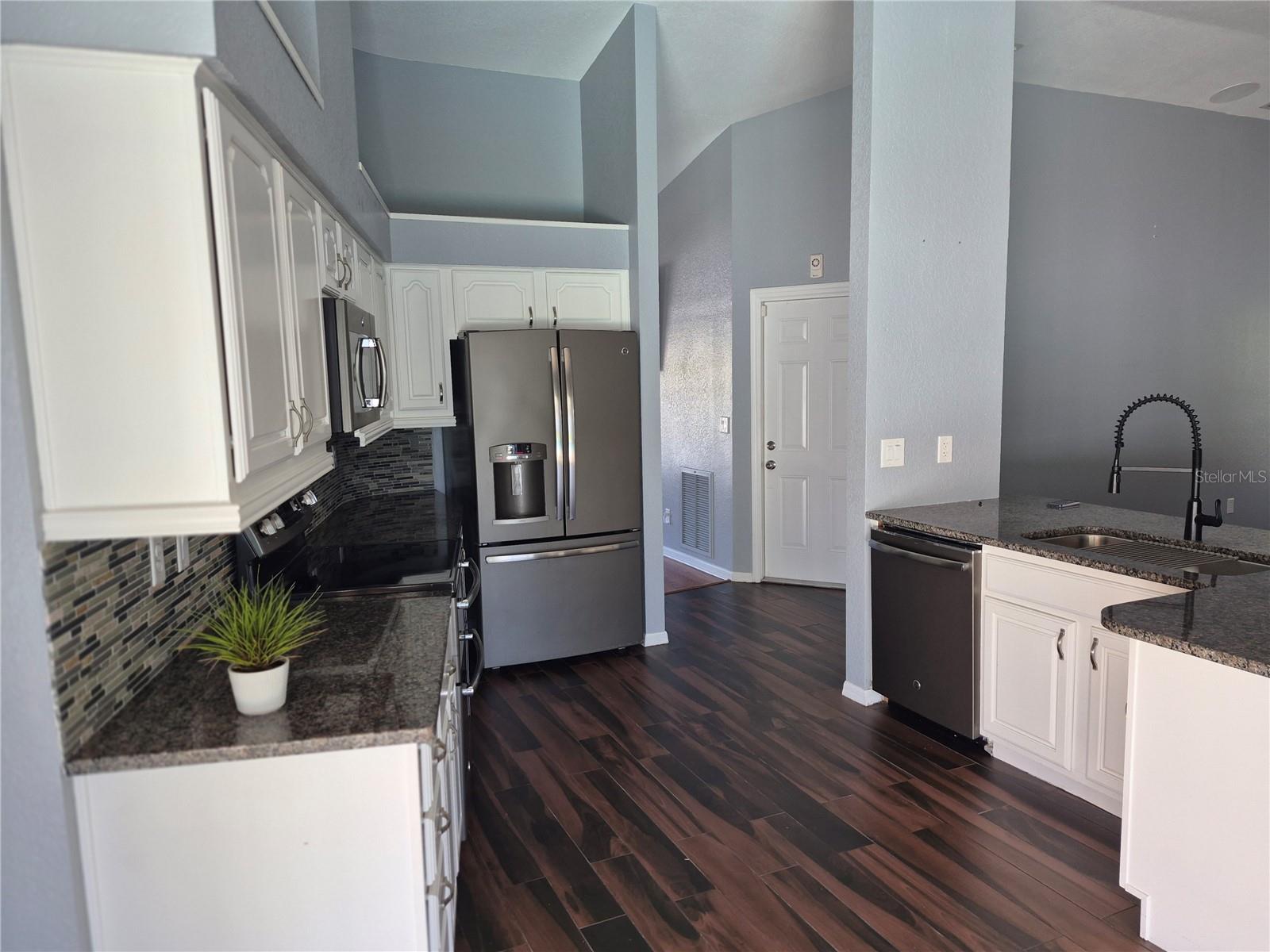 Image 5 of 23 For 26 Ridgecroft Lane