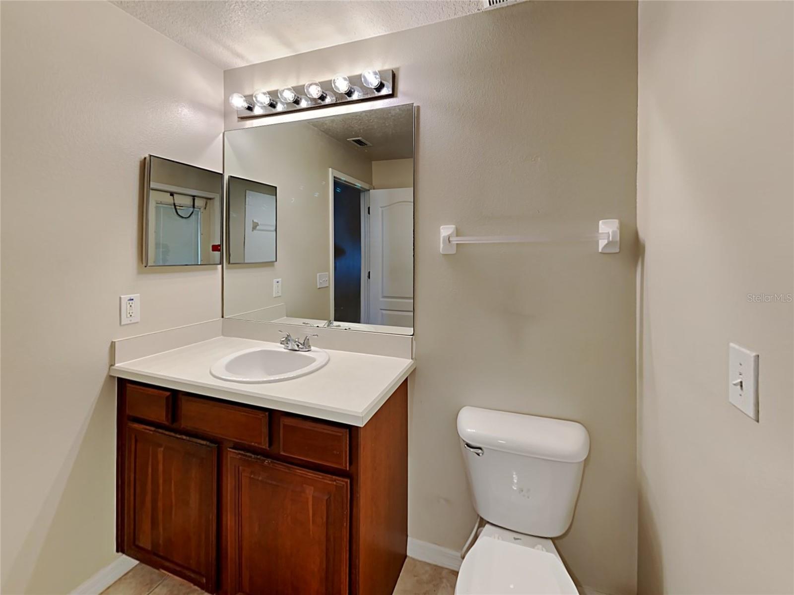 Image 2 of 19 For 2004 Abbey Trace Drive