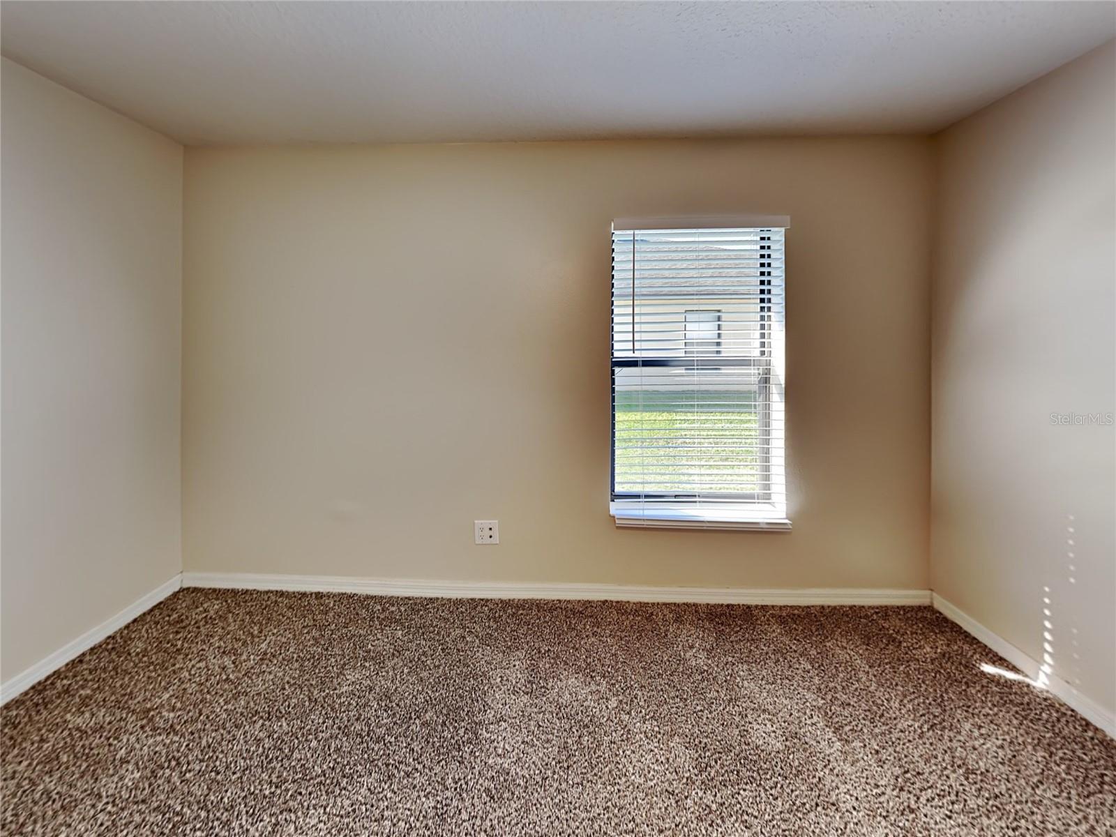 Image 4 of 19 For 2004 Abbey Trace Drive