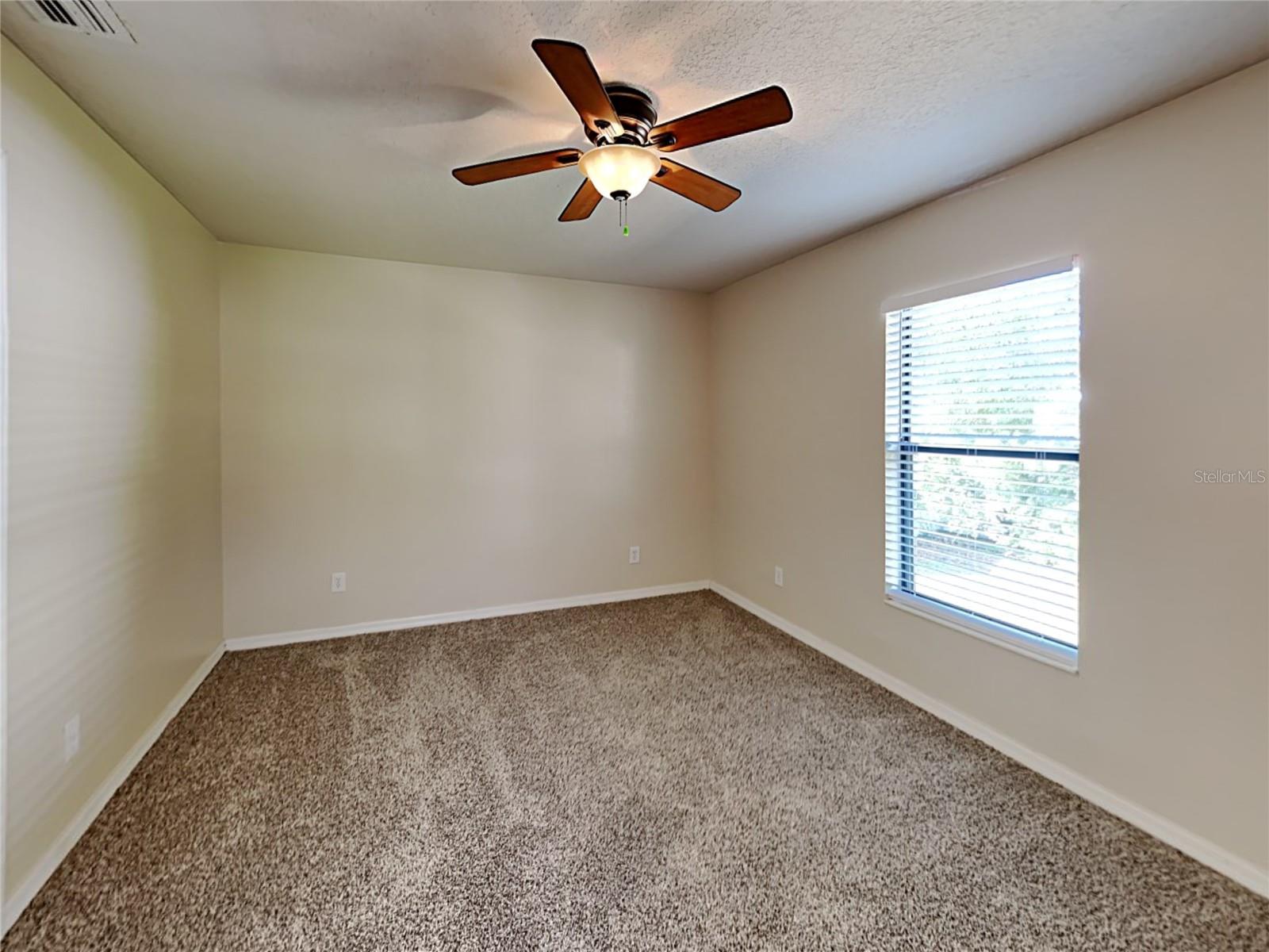 Image 7 of 19 For 2004 Abbey Trace Drive