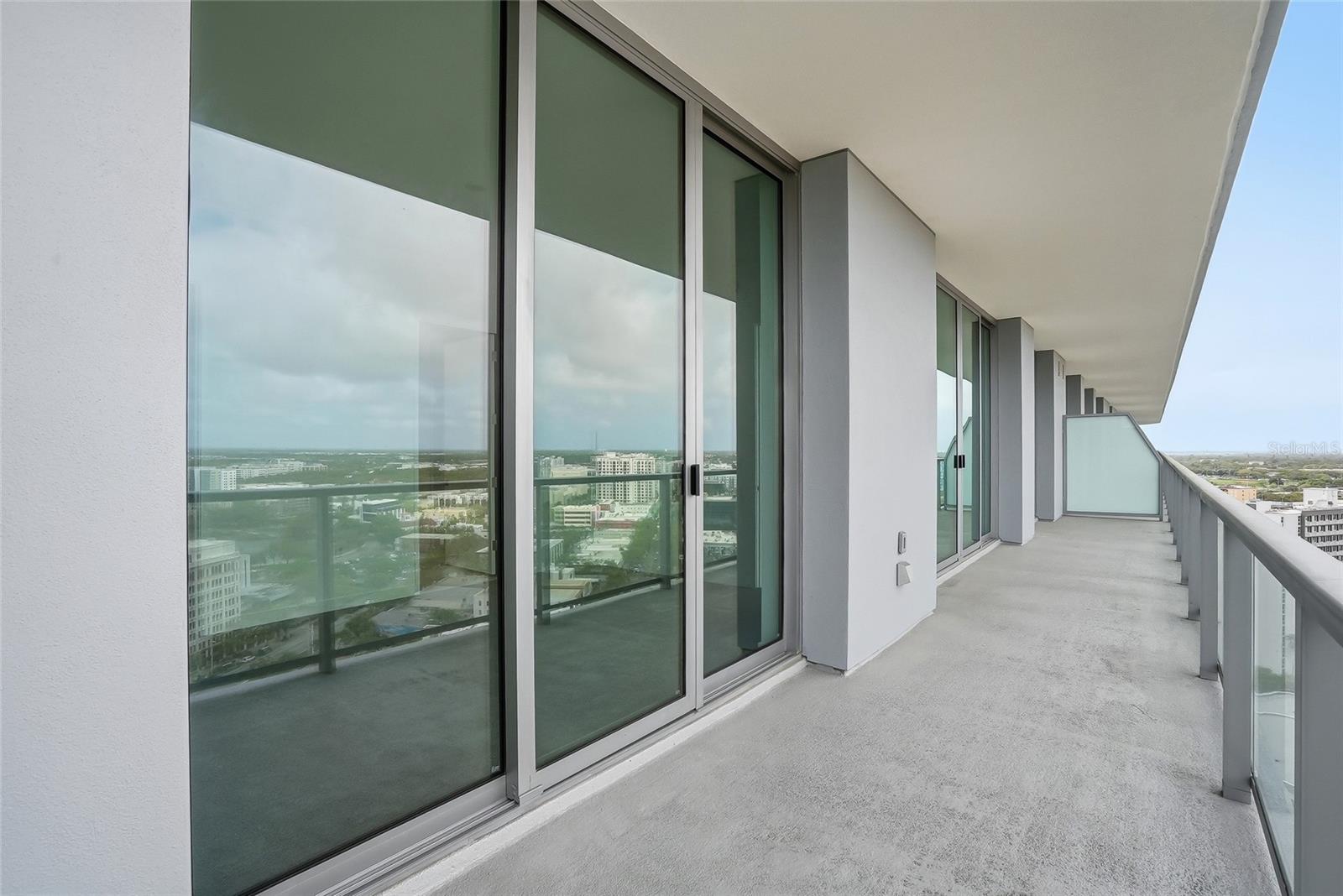 Image 19 of 71 For 400 Central Avenue 2008