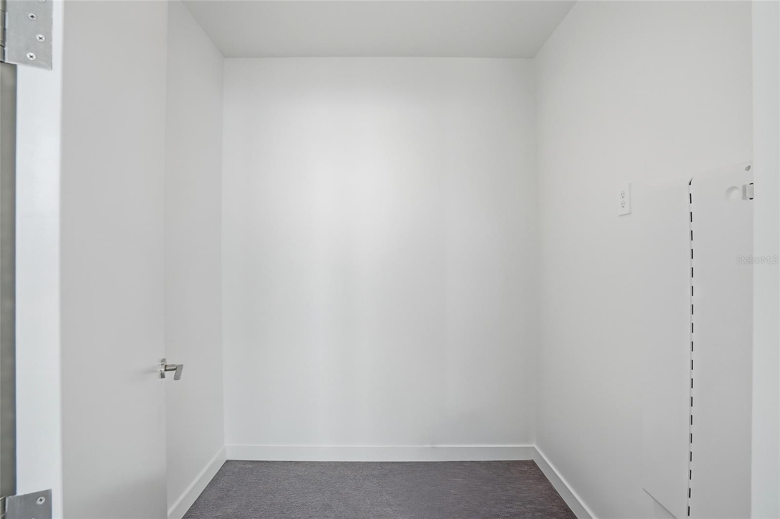 Image 30 of 71 For 400 Central Avenue 2008