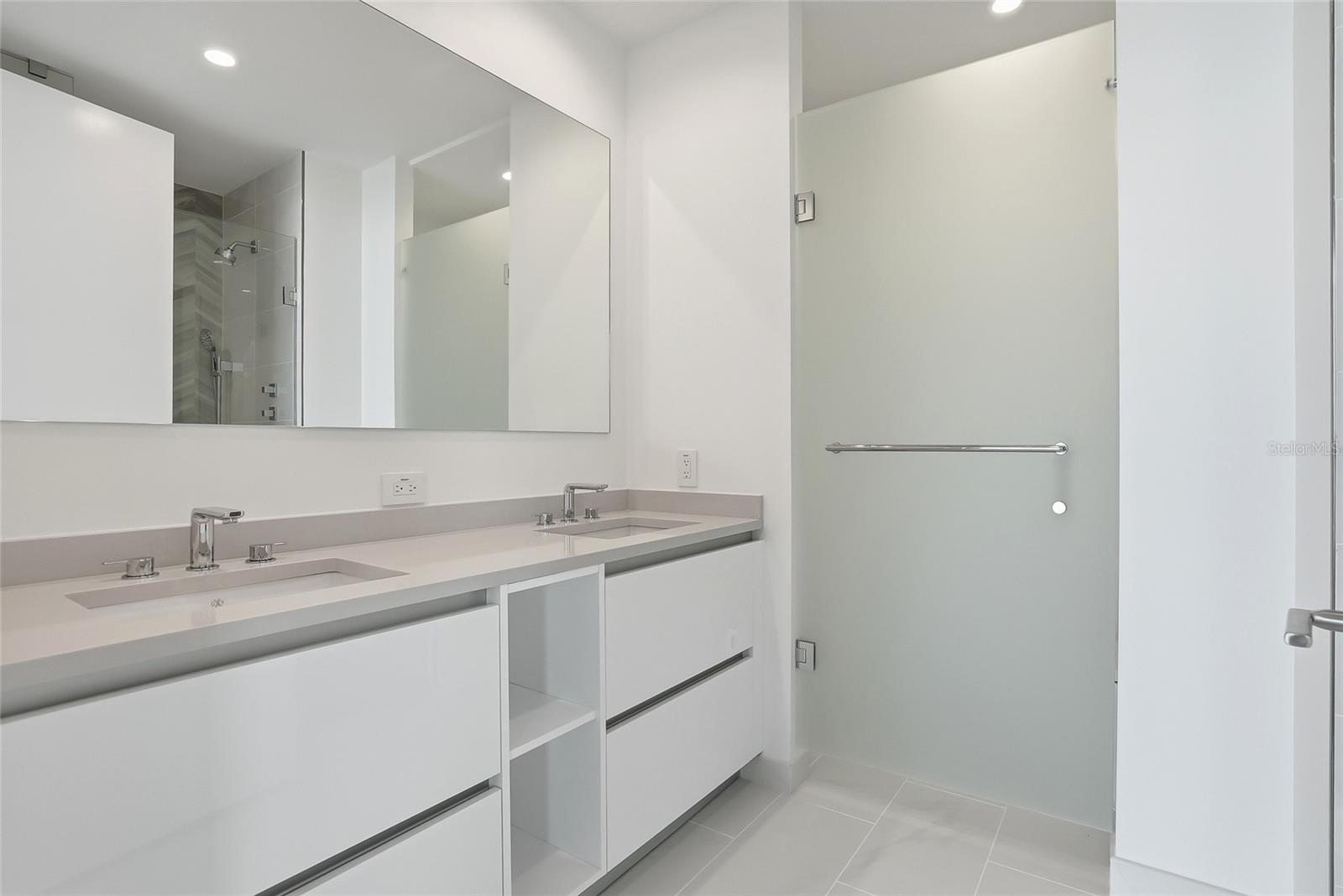 Image 31 of 71 For 400 Central Avenue 2008