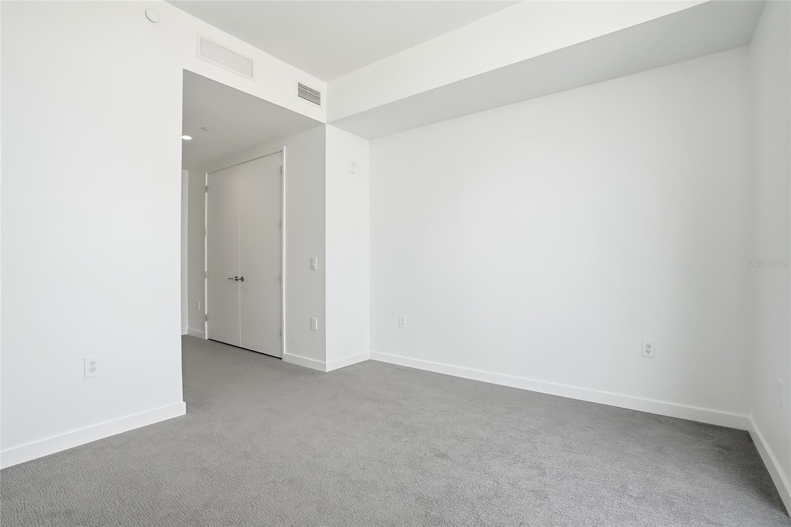 Image 34 of 71 For 400 Central Avenue 2008