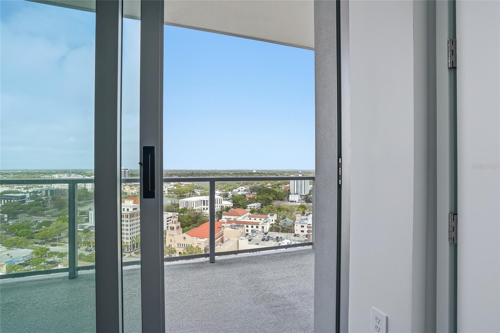 Image 39 of 71 For 400 Central Avenue 2008