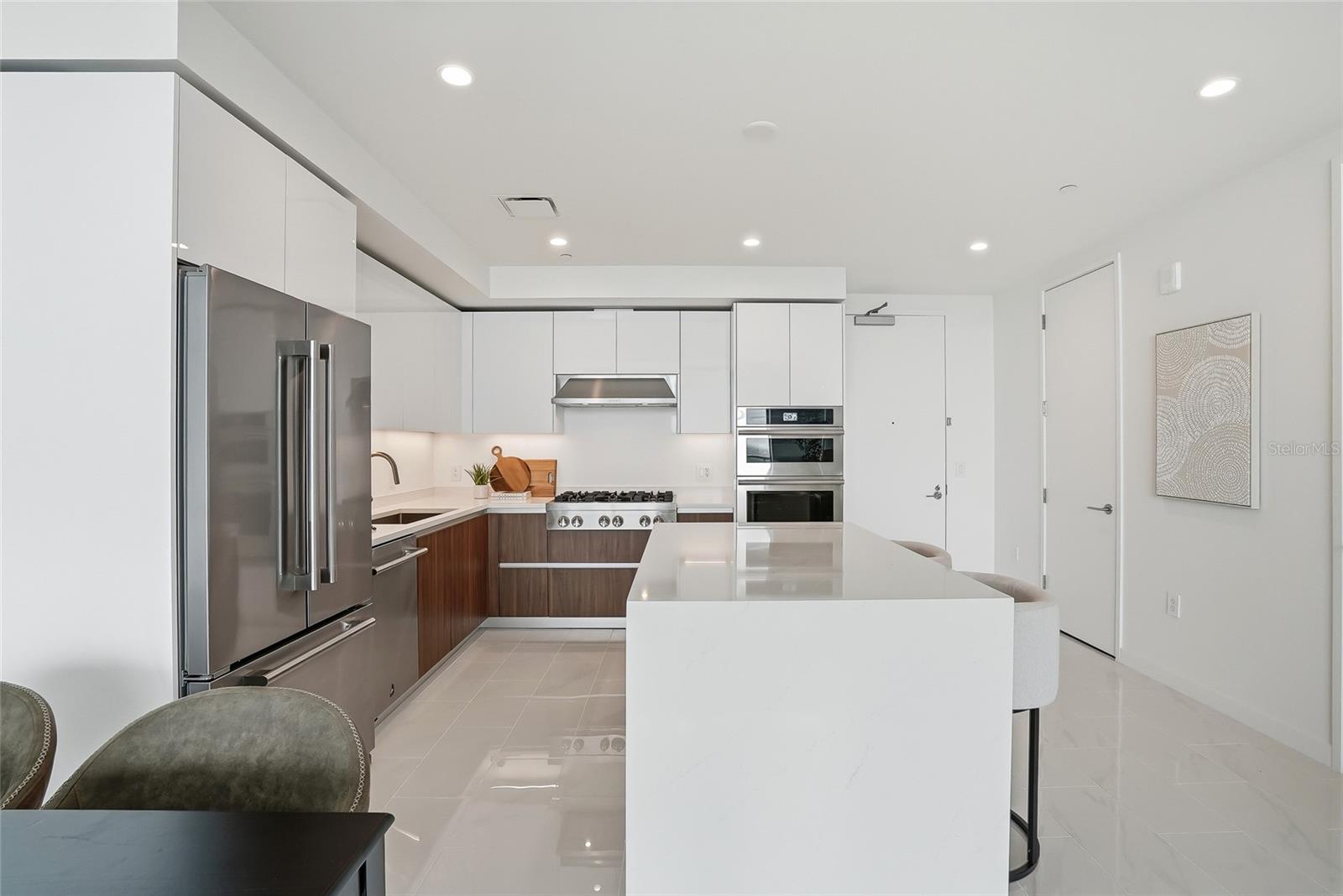 Image 7 of 71 For 400 Central Avenue 2008