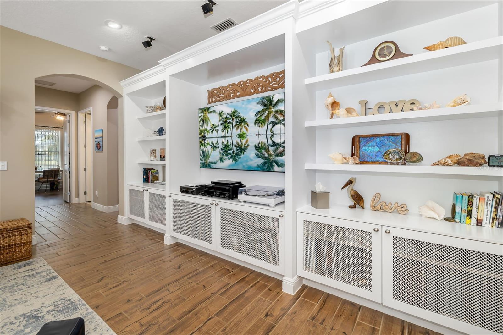 Image 16 of 93 For 10107 Carnoustie Place