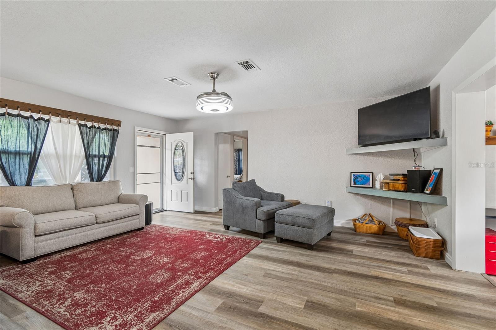 Image 10 of 41 For 1409 Nelson Avenue