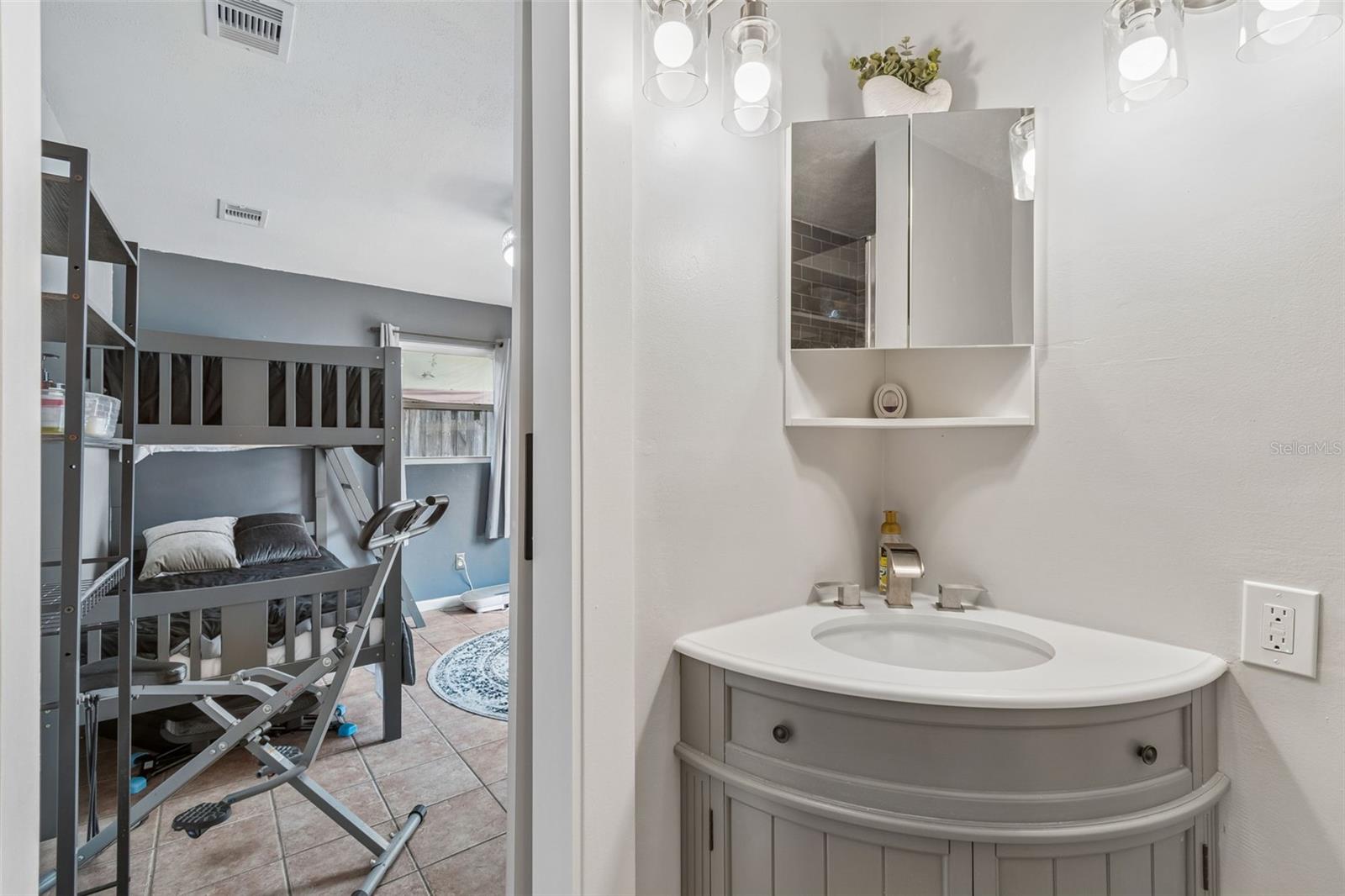 Image 30 of 41 For 1409 Nelson Avenue