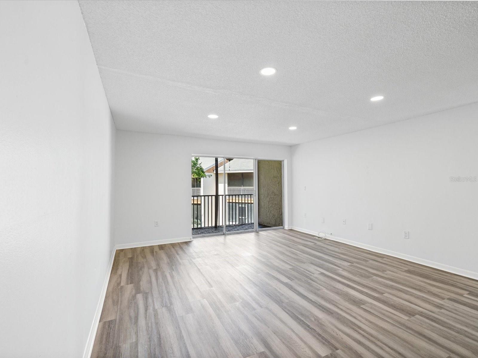 Image 14 of 33 For 9940 7th Way N 204