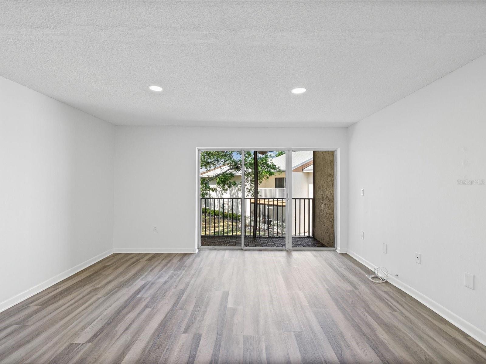 Image 15 of 33 For 9940 7th Way N 204