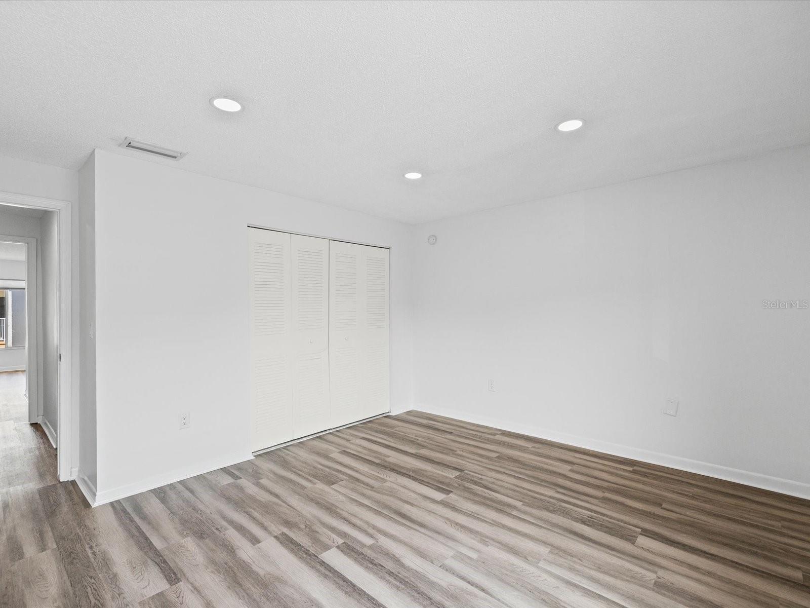 Image 20 of 33 For 9940 7th Way N 204