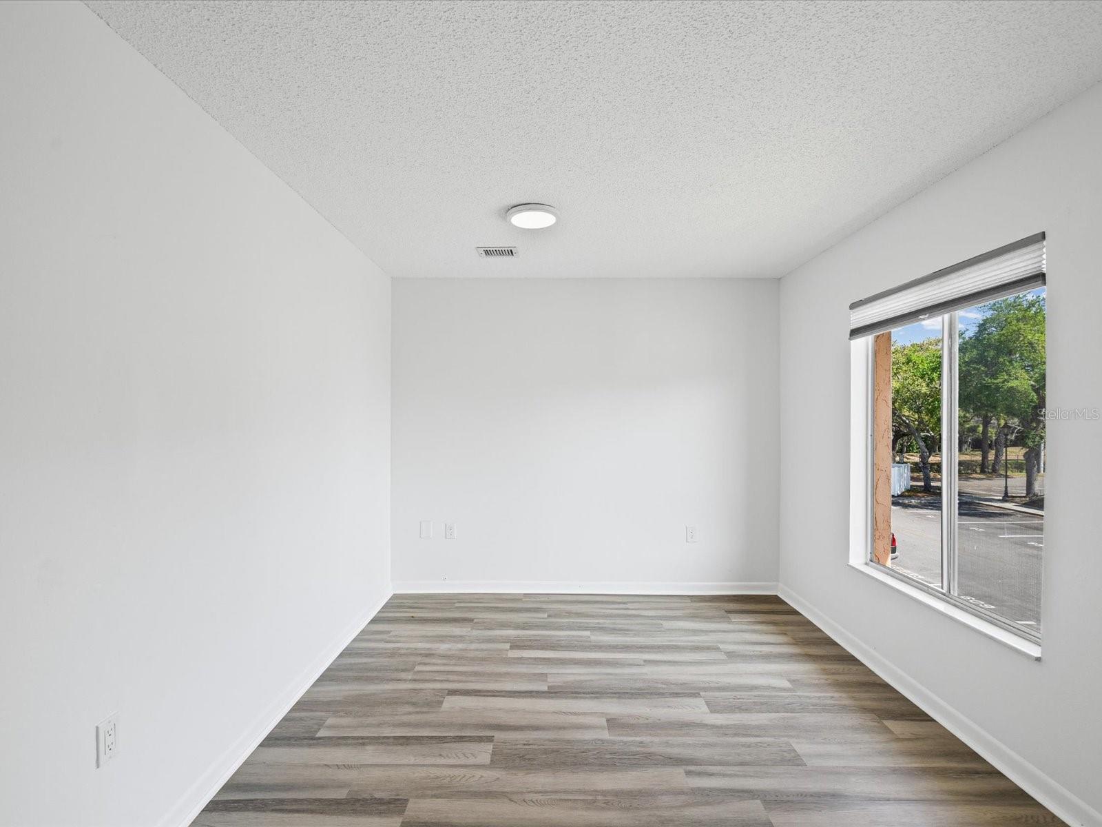 Image 7 of 33 For 9940 7th Way N 204