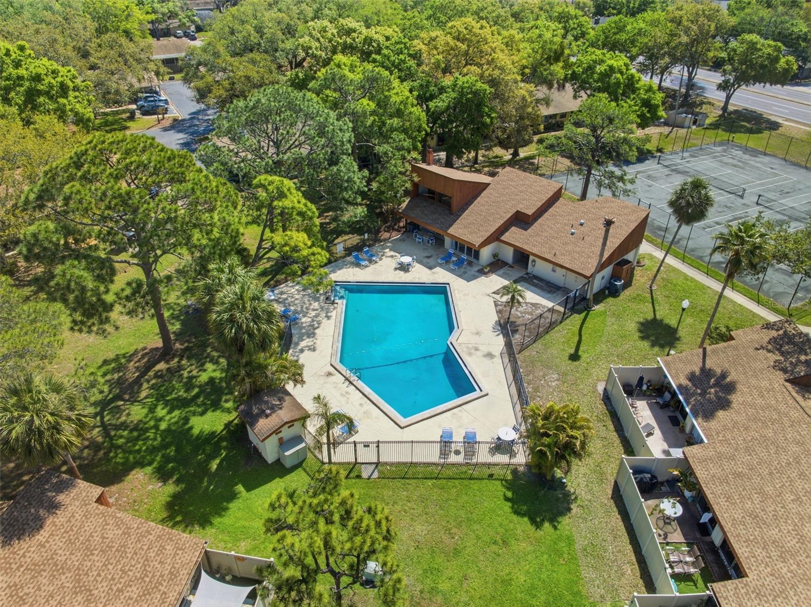 Image 30 of 32 For 2074 Sunset Point Road 137