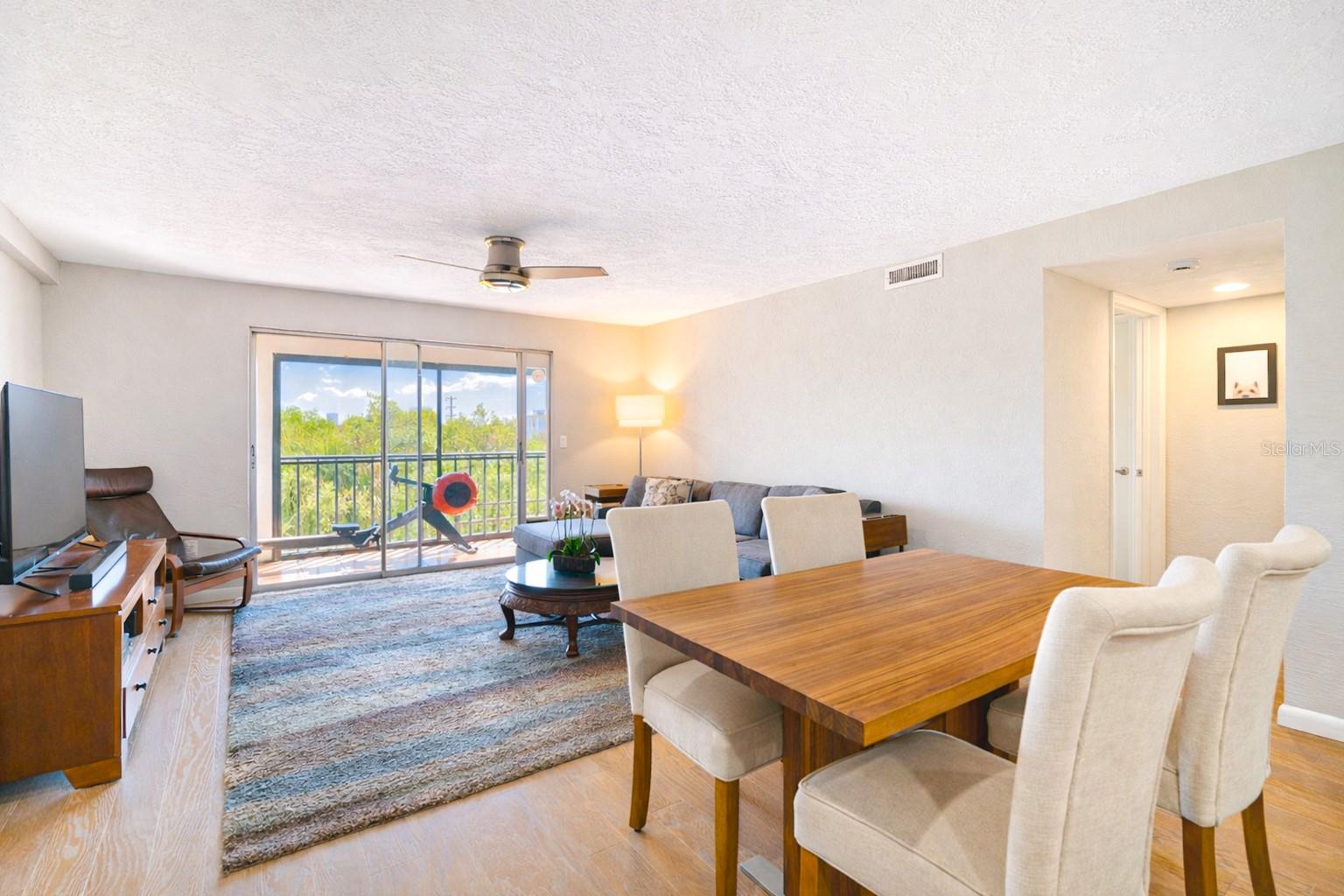 Image 13 of 35 For 4651 1st Street Ne 303